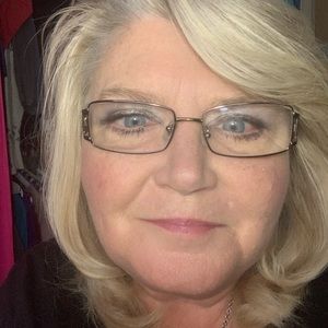 Meet your Posher, Leslie